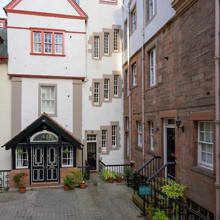 Pass The Keys Historic Ramsay Garden Apt With Balcony Views Единбург Екстериор снимка
